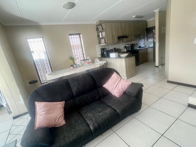 To Let 3 Bedroom Property for Rent in Protea Heights Western Cape